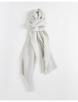 scarf in gray