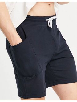 organic cotton jersey cargo shorts in navy