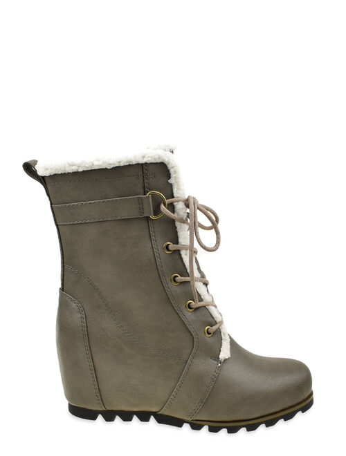Time and Tru Womens Wedge Boot