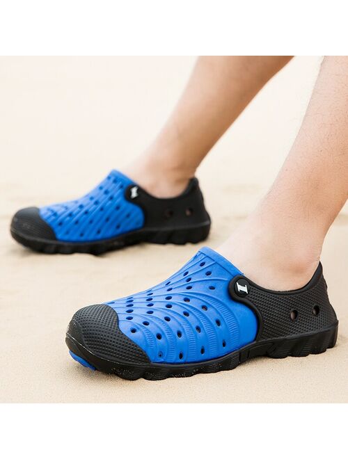 2020 Outdoor Men Sandals Crocks Summer Hole Shoes Crok Rubber Clogs Men EVA Garden Shoes Black blue Beach Sandals Slippers