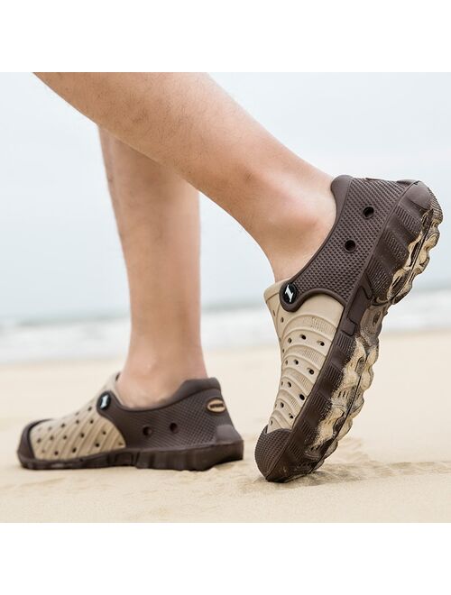 2020 Outdoor Men Sandals Crocks Summer Hole Shoes Crok Rubber Clogs Men EVA Garden Shoes Black blue Beach Sandals Slippers