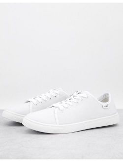 canvas sneakers in white