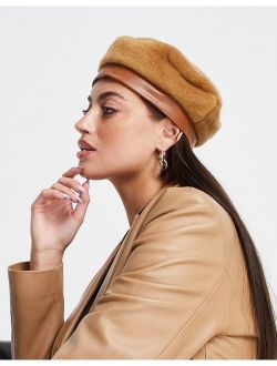 fluffy beret in camel in pu band