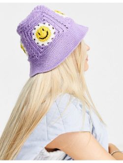 crochet bucket hat with happy detail