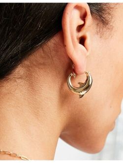 hoop earrings in dolphin design in gold tone