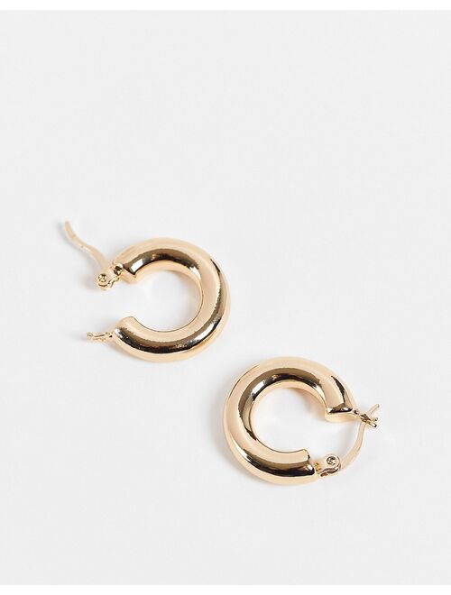 Asos Design pack of 2 hoop earrings in chubby plain and ribbed in gold tone