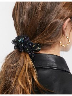 scrunchie hair tie in black organza with star print