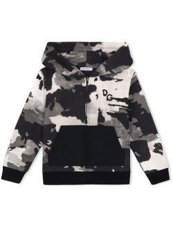 camouflage-print hoodie