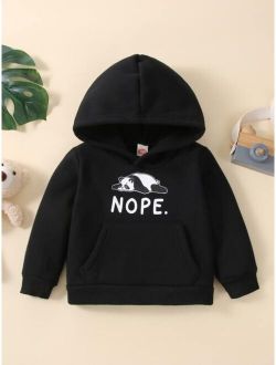 Baby Panda And Letter Graphic Hooded Sweatshirt