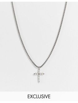 Inspired unisex chunky chain grunge necklace with faux pearl cross in silver