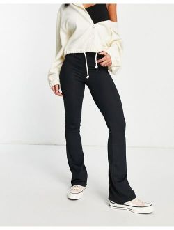 ribbed flared pant in black