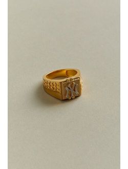 The M Jewelers New York Yankees Ornate Ring