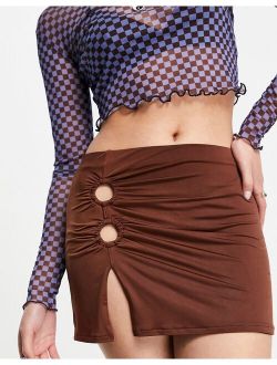 skirt with ring detail and side split in brown