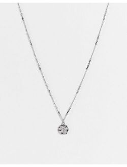 stainless steel neckchain with world pendant in silver tone