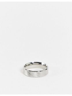 stainless steel band ring with horizontal emboss in silver tone