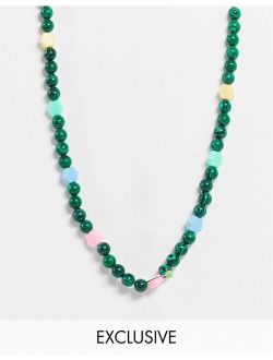 Inspired unisex necklace with flower beads in green