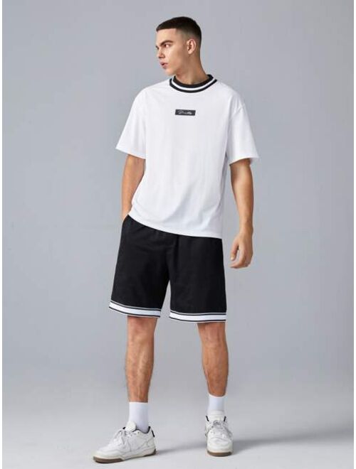 SHEIN Men Letter Graphic Contrast Striped Tee & Shorts Set