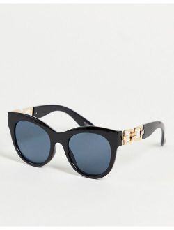 Tractor gold buckle detail round sunglasses in black