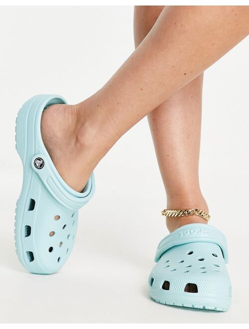 Crocs classic shoe in pure water