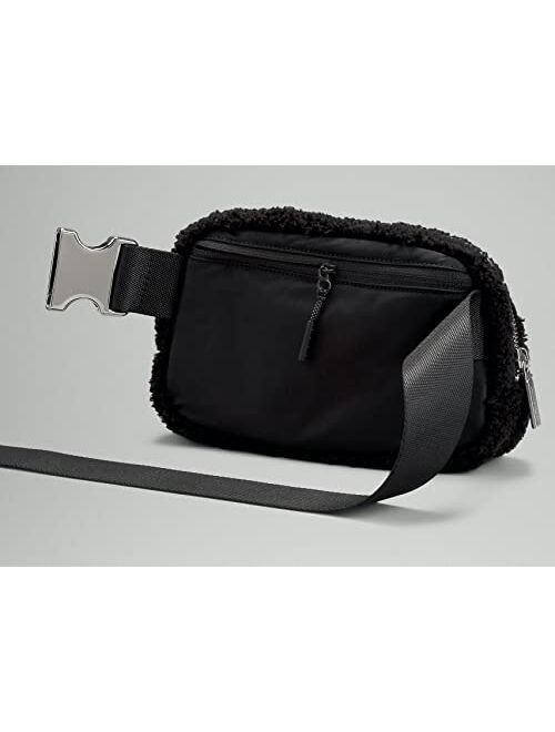Lululemon Athletica Lululemon Everywhere Fleece Belt Bag (Black)