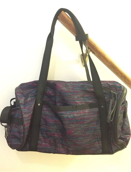 Lululemon Seawheeze 2016 Run Ways Duffel Bag Arpt Read Intl Ship