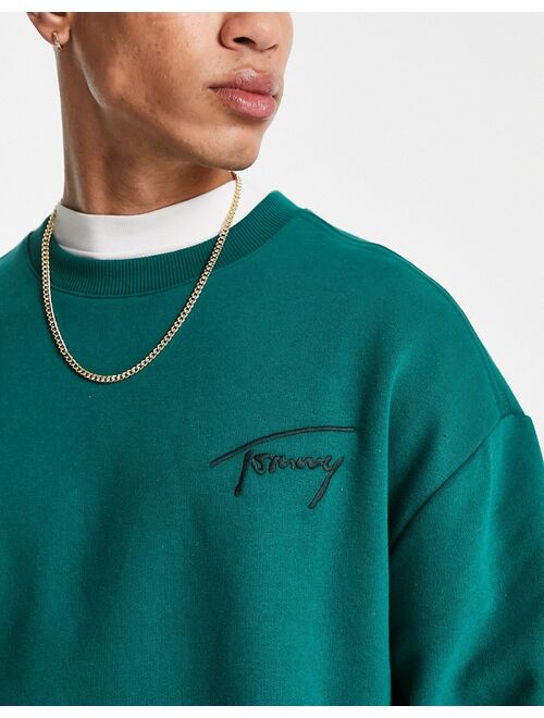 Tommy Hilfiger Tommy Jeans signature logo relaxed fit sweatshirt in green
