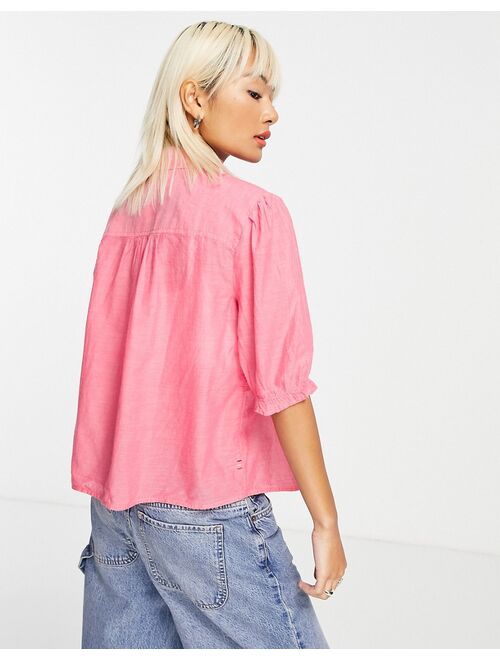 Tommy Hilfiger Tommy Jeans puff sleeve logo shirt in pink