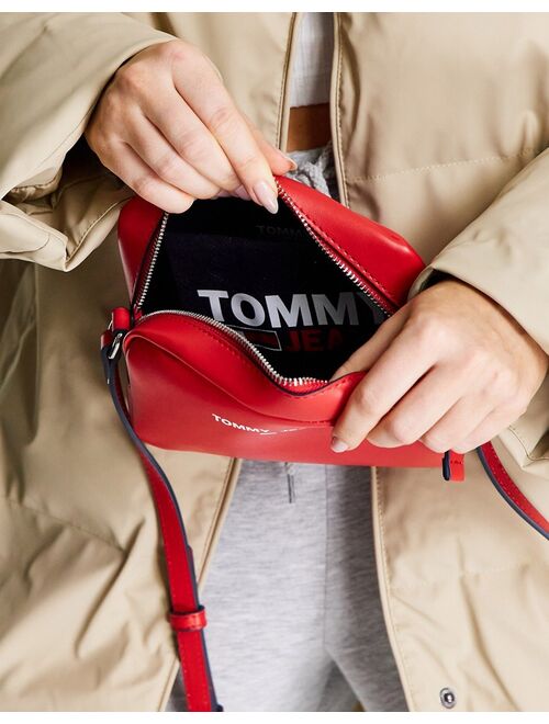 Tommy Hilfiger Tommy Jeans logo camera bag in red