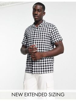 relaxed camp collar gingham plaid shirt in black & white