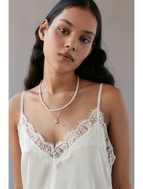 Urban Outfitters Faux Freshwater Pearl Flower Layer Necklace Set