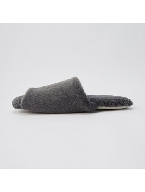 Uniqlo Fleece Furry Slippers