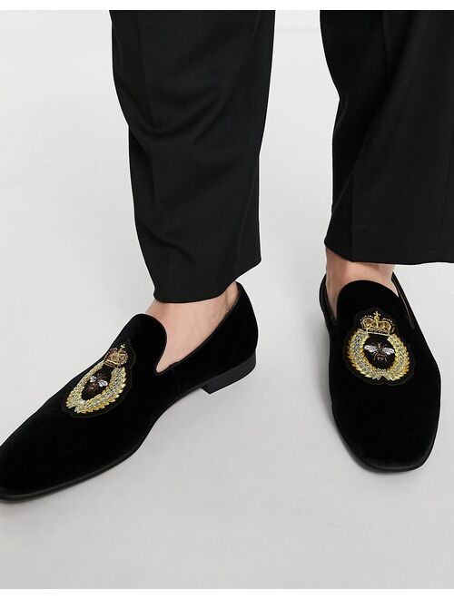 ASOS DESIGN loafer in black velvet with badge detail