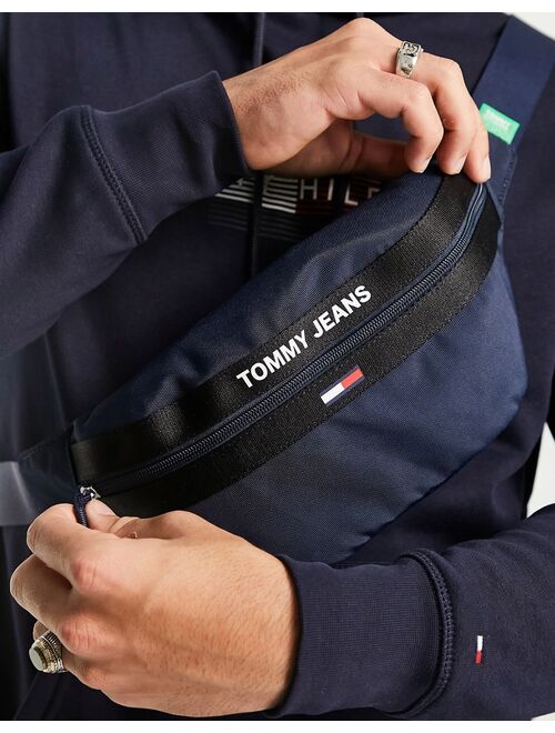Tommy Hilfiger Tommy Jeans essential logo fanny pack in navy