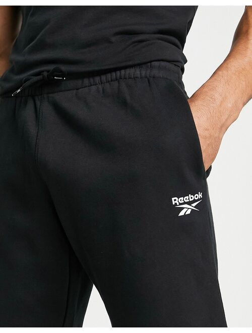 Reebok jersey short in black