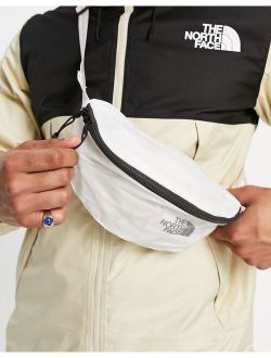 Flyweight fanny pack in white