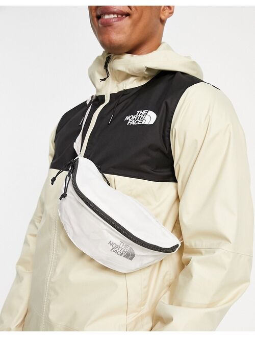 The North Face Flyweight fanny pack in white