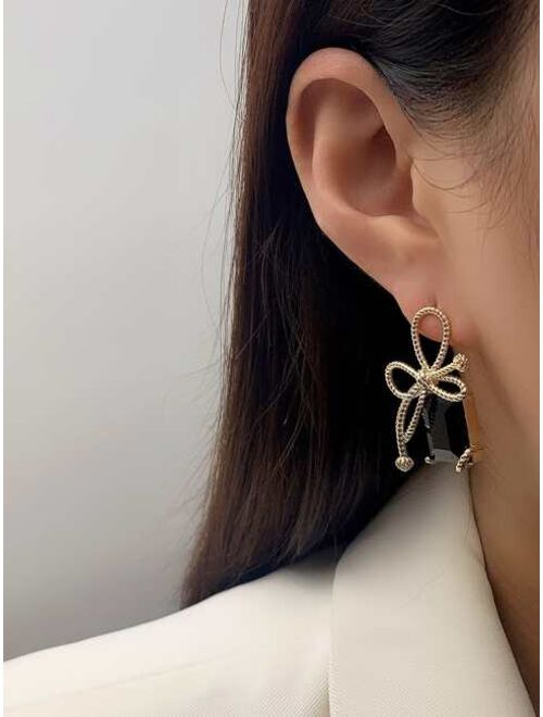 Shein Gold Plated Geometric Decor Bow Design Earrings