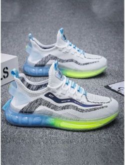Men Holographic Letter Patch Decor Lace-up Front Running Shoes