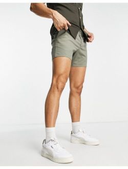 slim chino shorts in light khaki