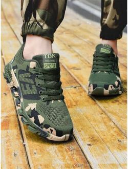 Camo Letter Graphic Lace up Front Running Shoes