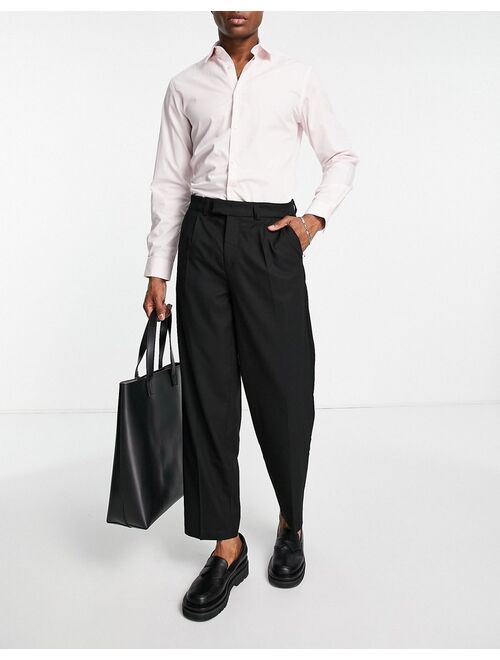 New Look relaxed fit smart pants in black