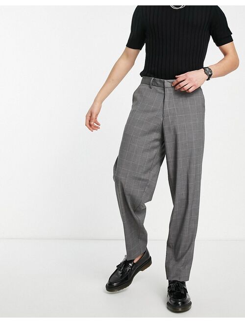 New Look loose fit pleated smart pants in gray windowpane check