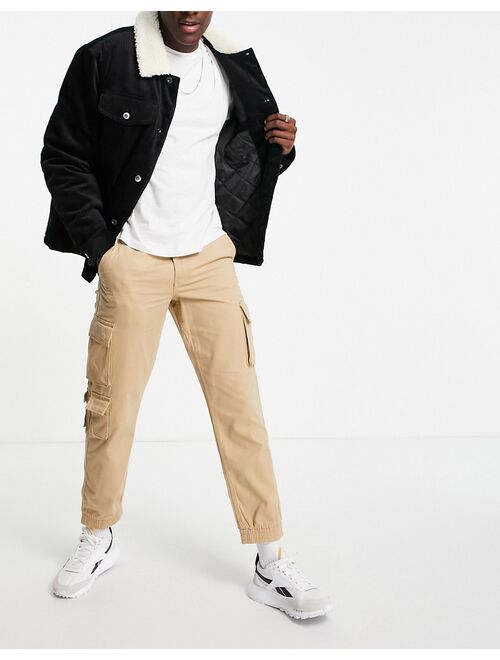 New Look slim fit cargo pants in camel