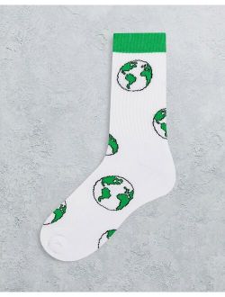 earth print sports socks