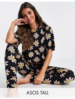 Tall wavy daisy oversized tee & leggings pajama set in black