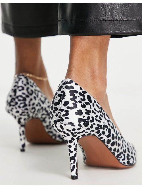 ASOS DESIGN Wide Fit Salary mid heeled pumps in leopard
