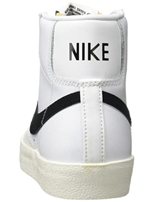 Nike Women's Blazer MID 77 Sneaker