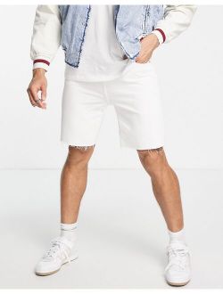 frayed denim shorts in white