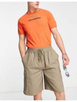 Inspired cargo shorts with elastic waist in khaki