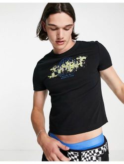 shrunken fit T-shirt in black with grunge front print